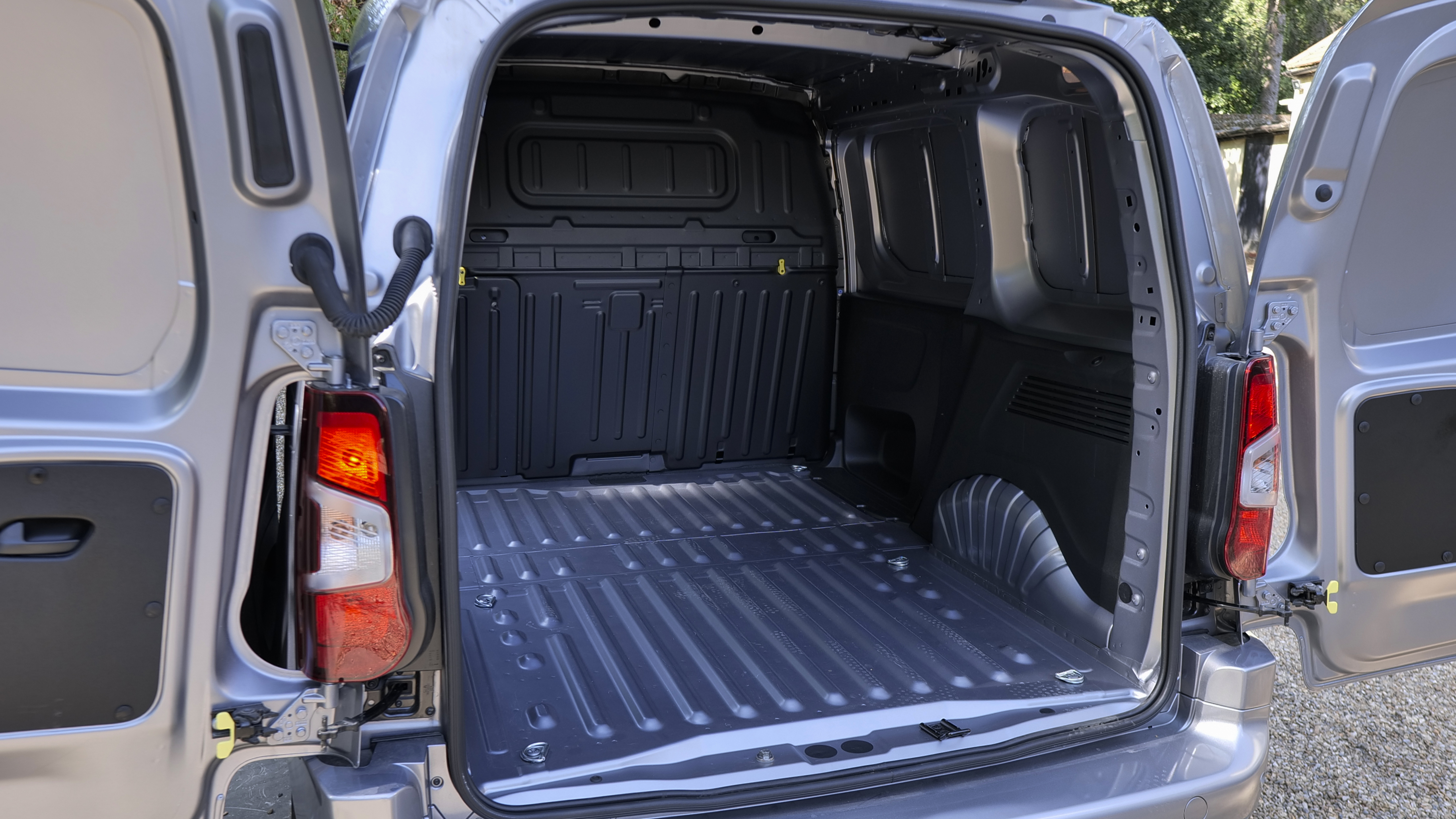 PEUGEOT PARTNER M DIESEL 1.5 BlueHDi 130 Asphalt Van EAT8